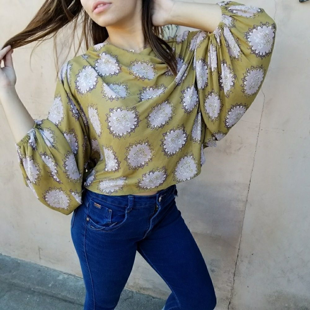 FREE PEOPLE Cowling Around green with flowers - Picture 2 of 6